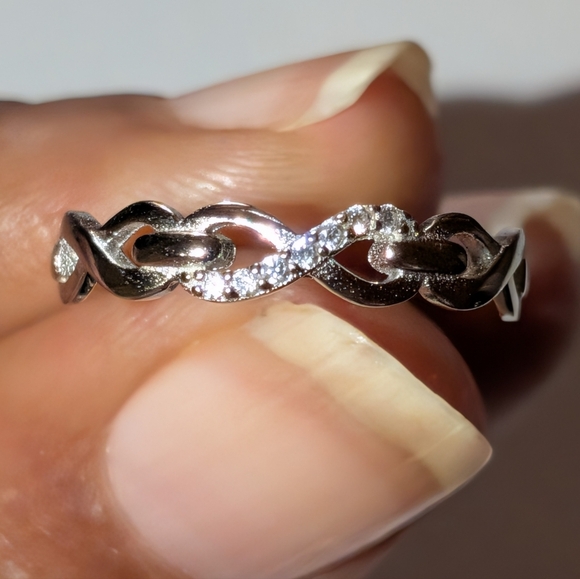 925 sterling silver infinity diamond Promise ring sz 6 main image 8